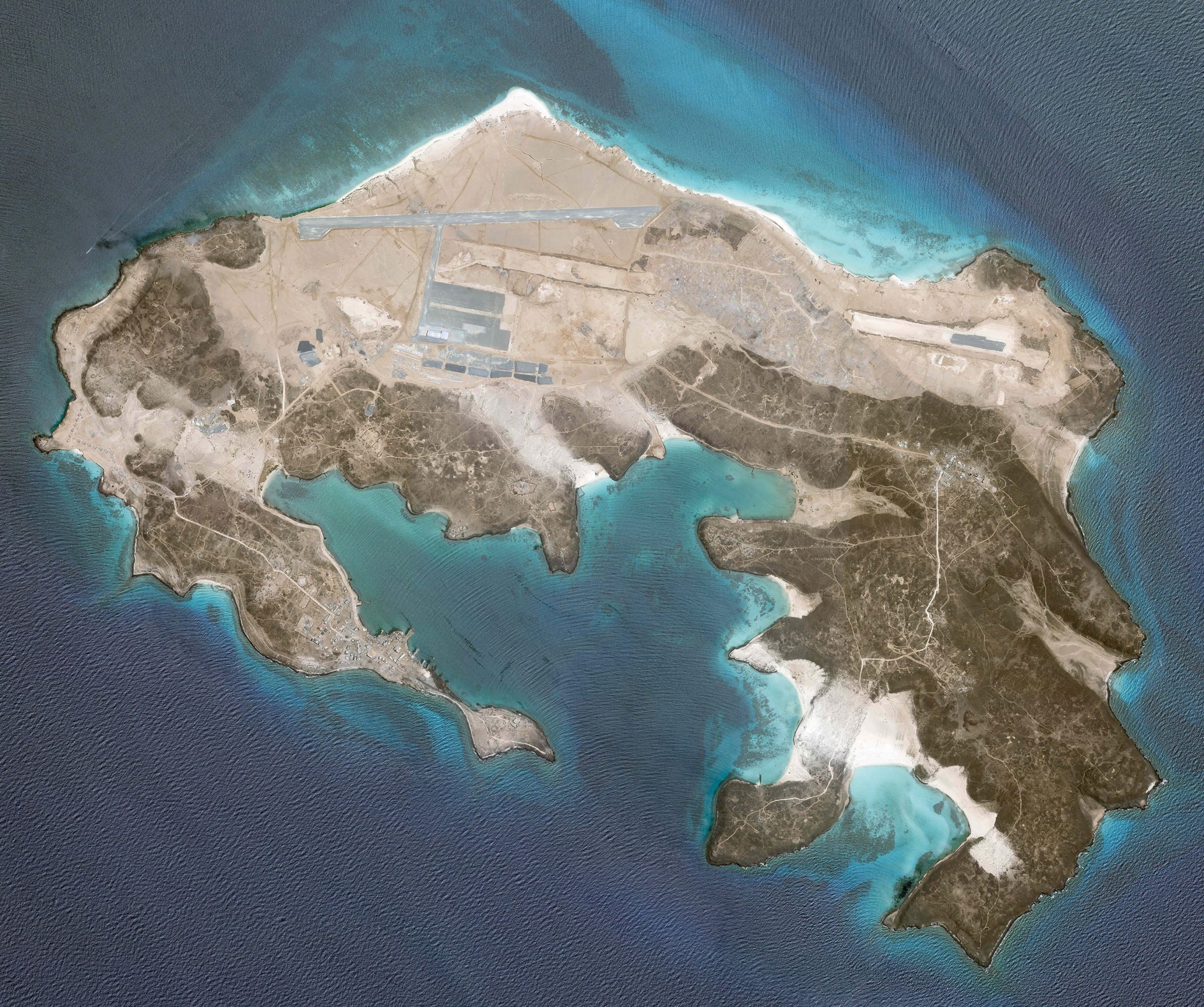 You are currently viewing Yemen: Mysterious Airbase Begin Built on a Volcanic Island