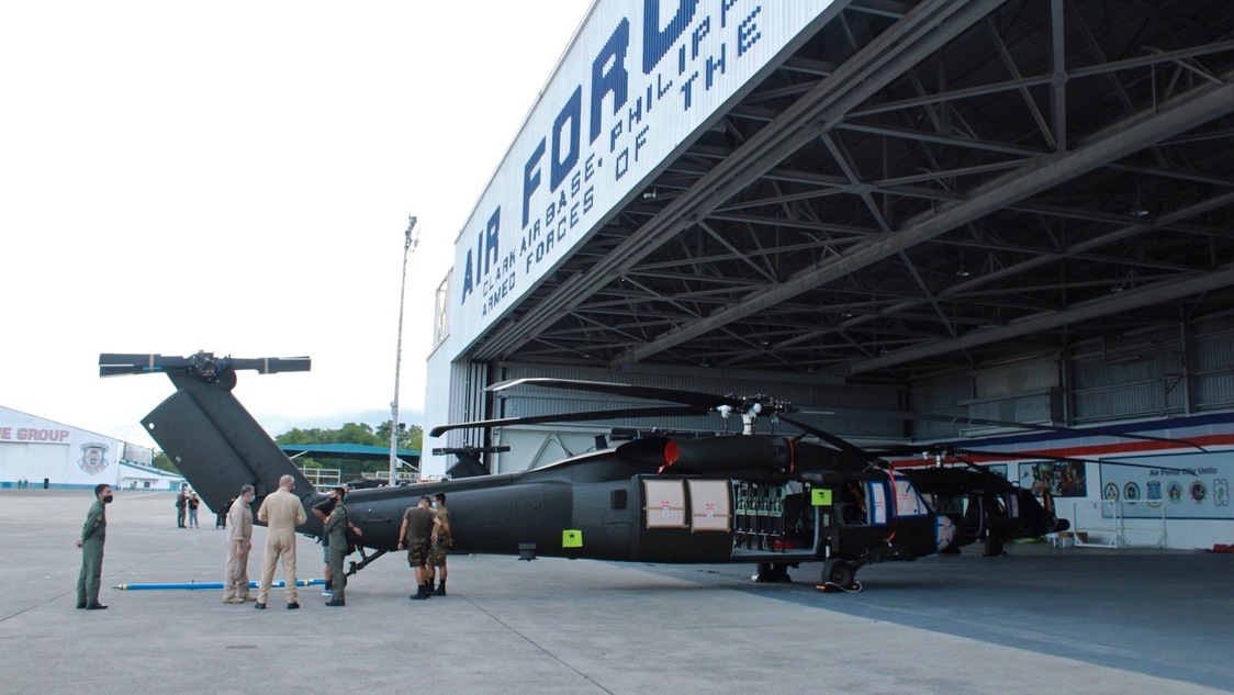 You are currently viewing Philippine Air Force Receives New Helicopters Black Hawk