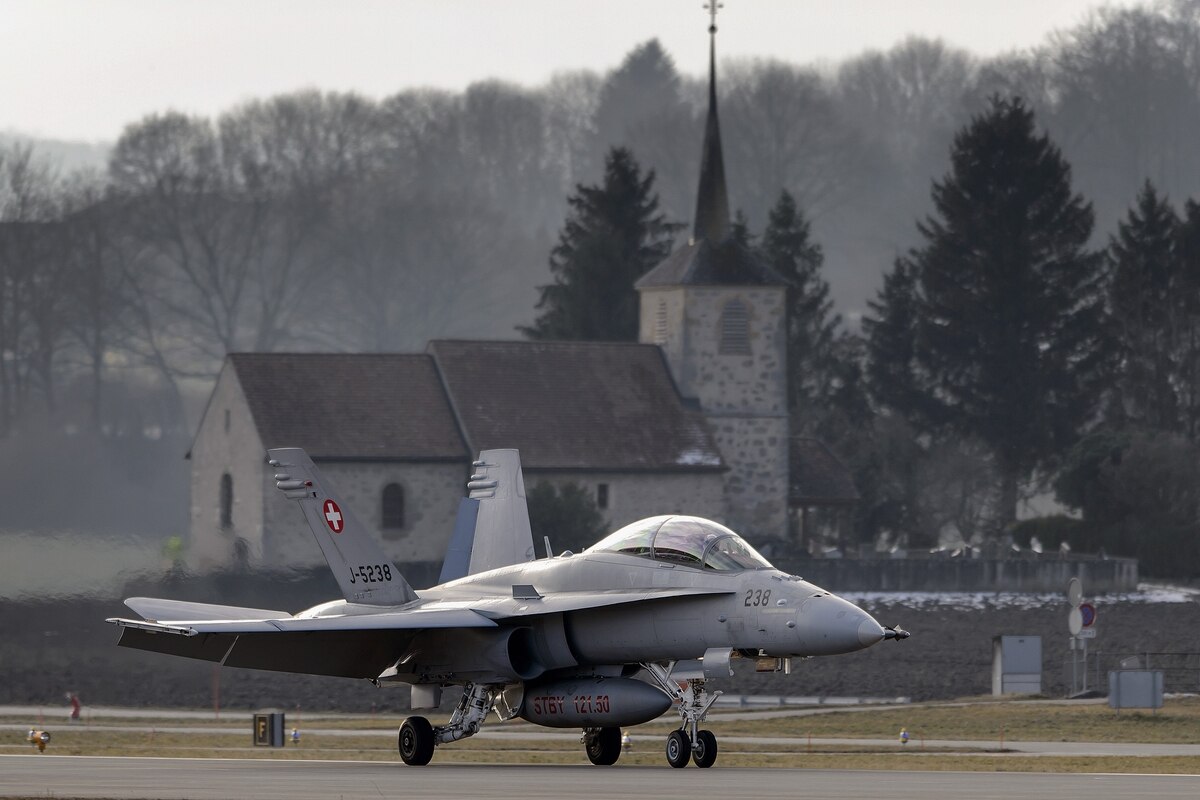 Switzerland to Spend $2.5 Billion in Military Upgrades