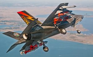 Read more about the article The Struggle Between the F-16 and the F/A-18 to Enter the U.S. Air Force