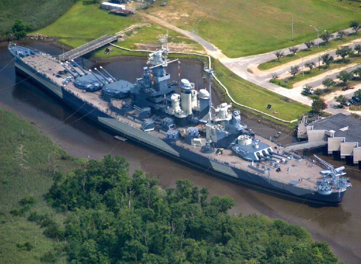 Read more about the article Reasons Why the U.S. Navy Will Never Use Battleships Again