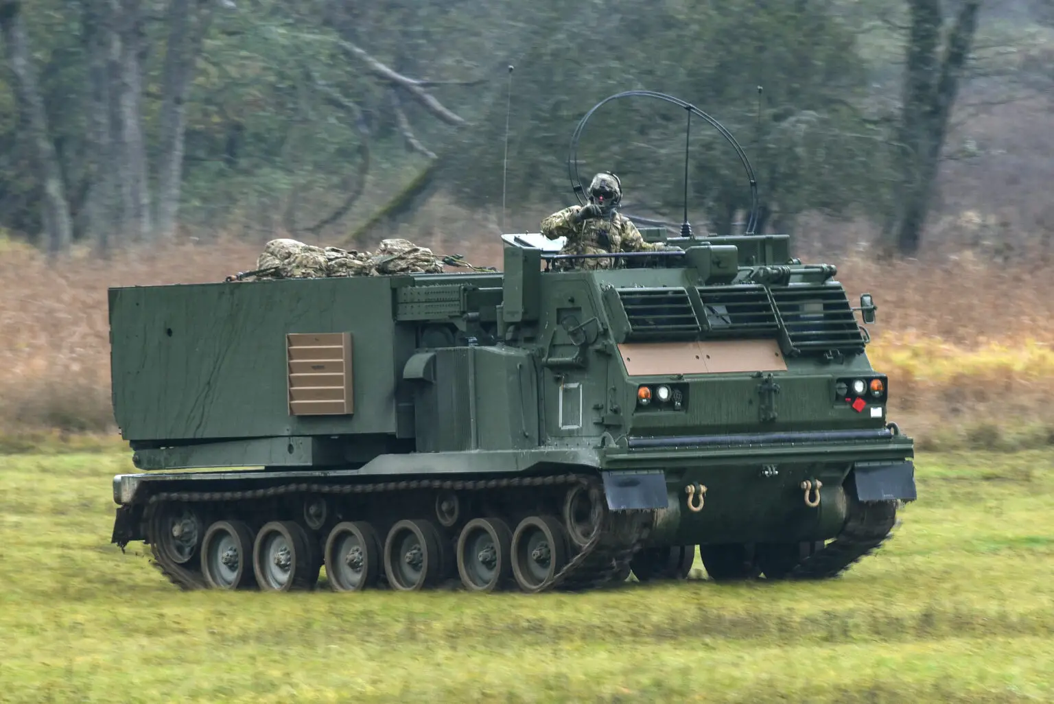 You are currently viewing Finland’s Upgraded M270 Multiple Launch Rocket System Gets US Approval